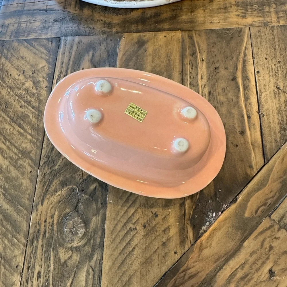 Vintage 1980’s Ceramic pink Soap Dish